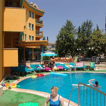 公寓 Club Sultan Maris 马尔马里斯
